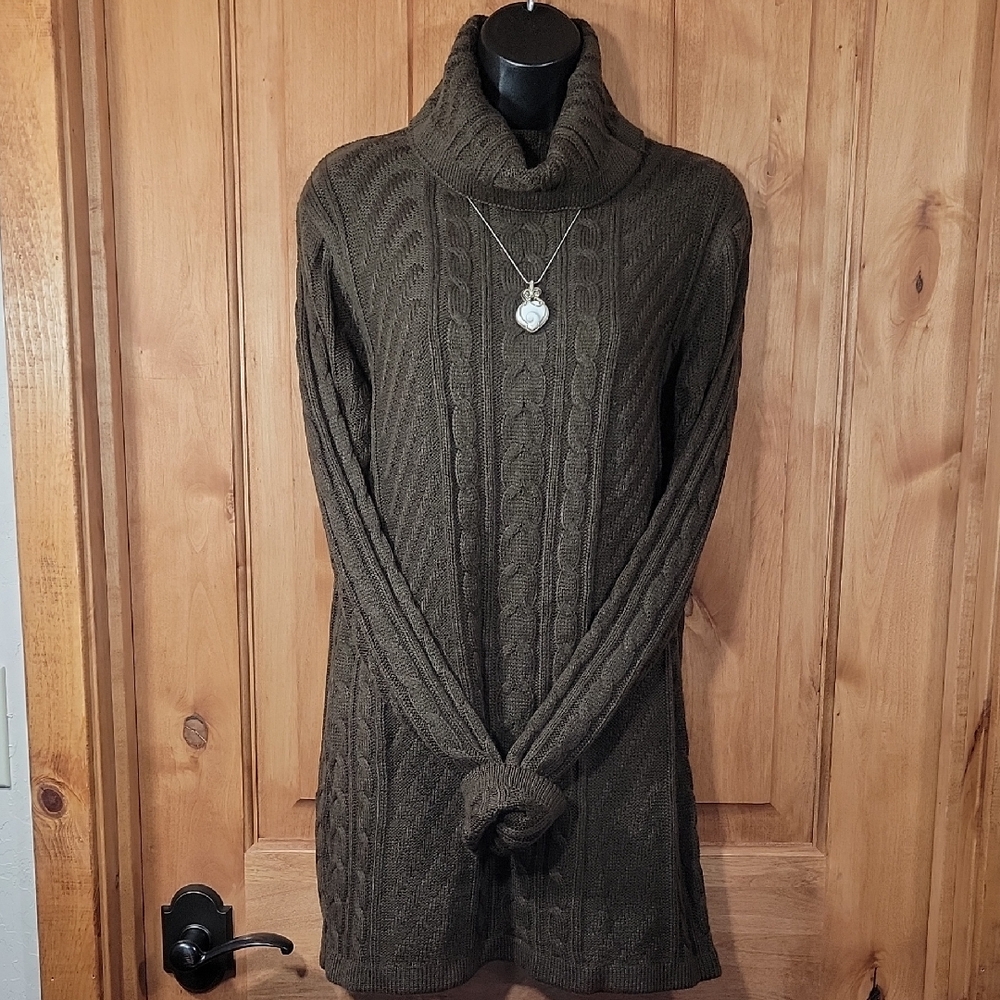 Cozy  Long Cable Knit Turtleneck Sweater